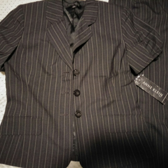 Anne Klein short sleeve suit set New - Picture 3 of 5